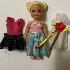 Barbie’s Stacy doll and 2 outfits